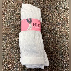 HUE Women’s OS White Slouch Socks